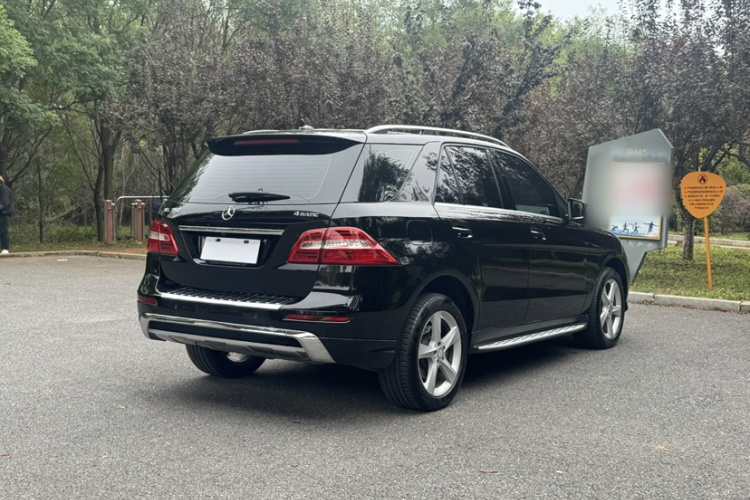 奔驰M级 2014款 ML 320 4MATIC车身外观6006