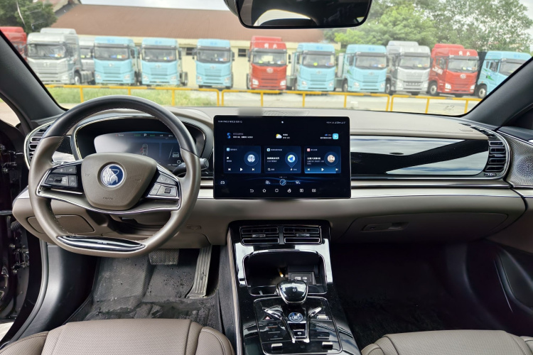 比亚迪 汉 2023款 EV 冠军版 605KM前驱尊贵型中控内饰7003