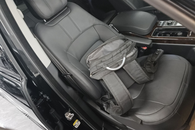 路虎 揽胜 2022款 3.0 L6 360PS 传世版局部细节41