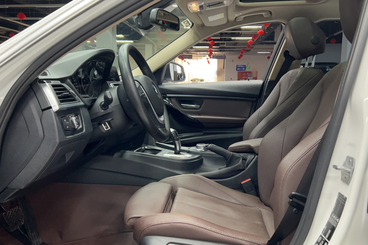 宝马3系 2019款 320Li xDrive 时尚型中控内饰7001