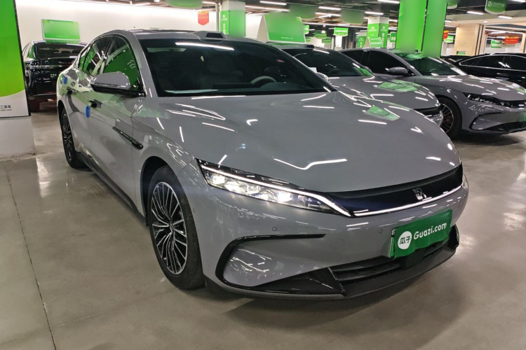 比亚迪 汉 2025款 DM-i 智驾版 125KM激光雷达旗舰型车身外观3