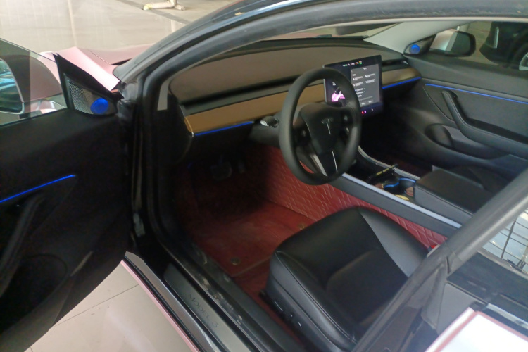 特斯拉 Model 3 2020款 标准续航后驱升级版中控内饰7003