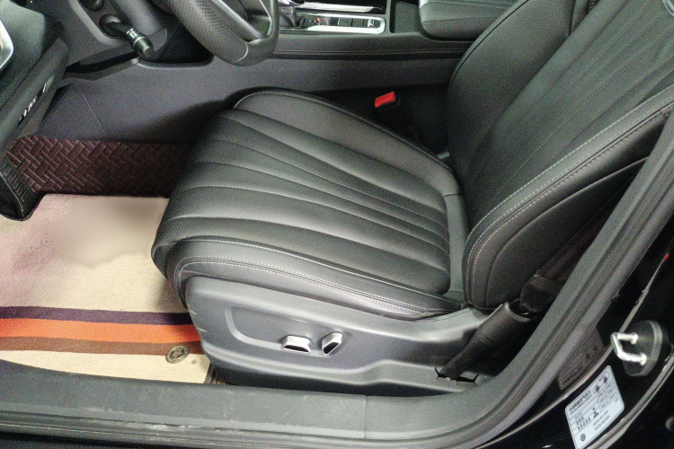 红旗H5 2024款 2.0T 自动智联旗享版局部细节9004