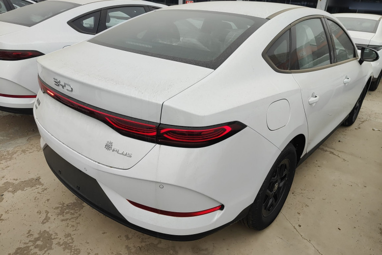 比亚迪 秦PLUS 2025款 DM-i 智驾版 55KM领先型车身外观7