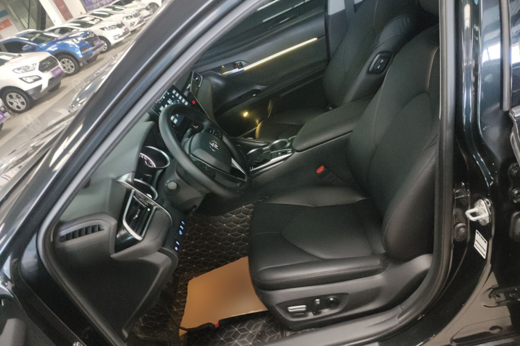 丰田 凯美瑞 2021款 2.0G 豪华版中控内饰19