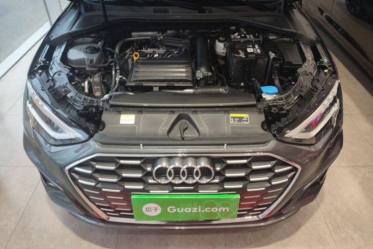 奥迪A3 2024款 A3L Limousine 35 TFSI 时尚运动型机舱底盘24