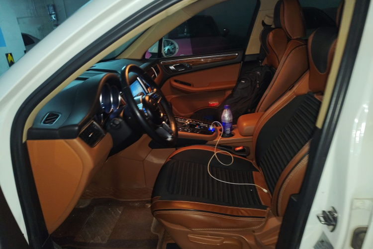 众泰SR9 2017款 2.0T 自动极致之光版局部细节19