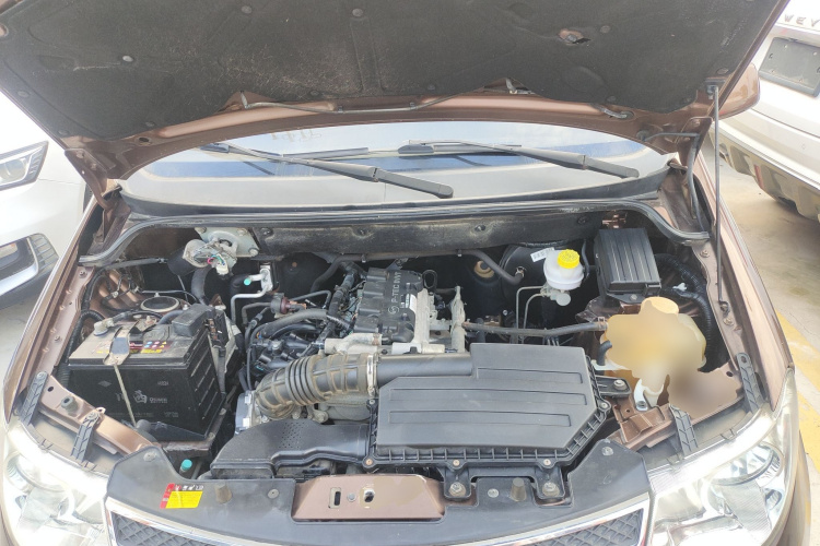 五菱汽车 五菱宏光 2014款 1.5L S标准型机舱底盘24