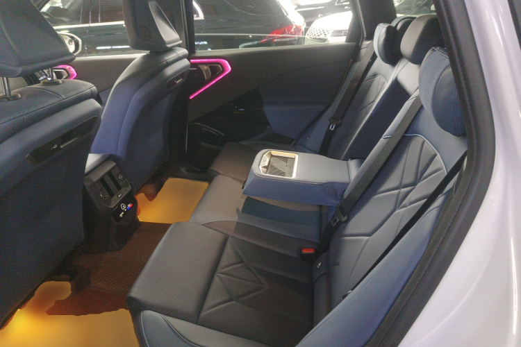 宝马X3 2025款 xDrive30L 领先型 M运动套装中控内饰21