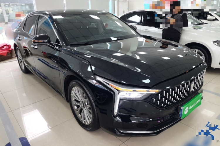 奔腾B70 2025款 龙耀版 1.5T 欢享型车身外观3