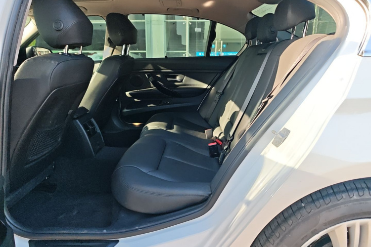 宝马3系 2017款 320Li 时尚型中控内饰7003