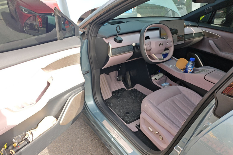 乐道L60 2024款 60kWh 后驱版中控内饰20