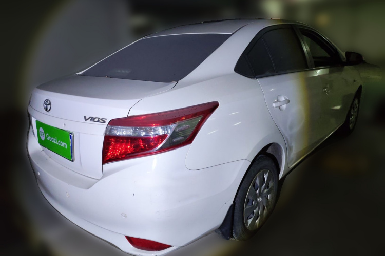 丰田 威驰 2016款 1.5L 手动智臻星耀版车身外观7