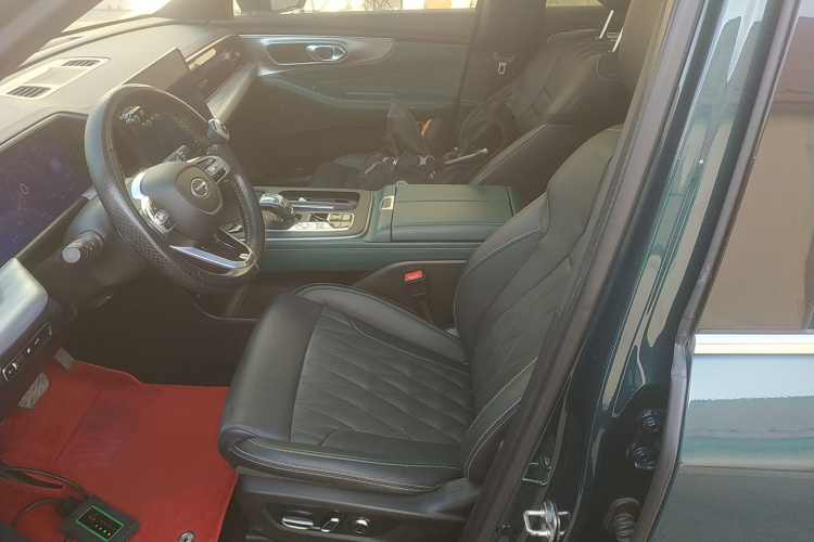 广汽传祺 传祺GS8 2022款 领航系列 2.0TGDI 两驱豪华智联版（七座）中控内饰19