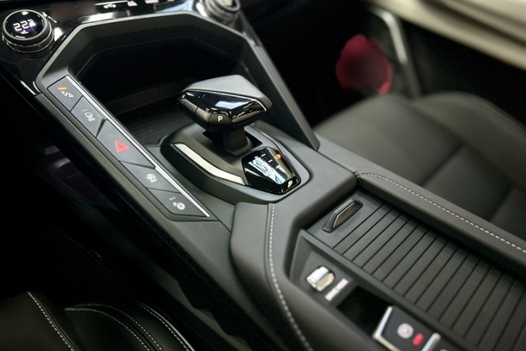 领克06 2023款 Remix 1.5T Shero中控内饰7004