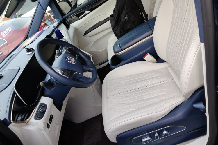 别克GL8 2020款 Avenir艾维亚 四座尊礼版局部细节19