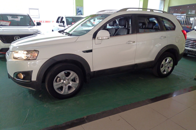 雪佛兰 科帕奇 2015款 2.4L 两驱城市版 7座车身外观4