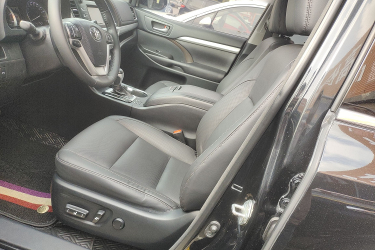 丰田 汉兰达 2018款 2.0T 四驱豪华版 7座 国V中控内饰19