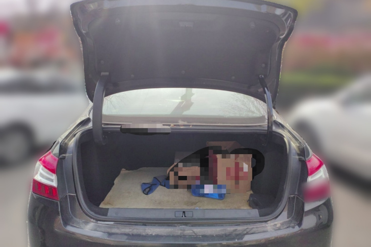 标致408 2015款 1.2T 自动豪华版中控内饰23