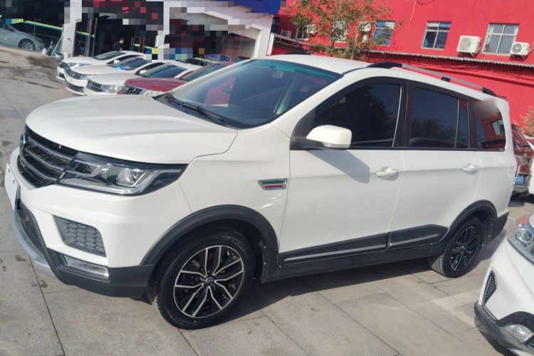 SWM斯威汽车 SWM斯威X3 2020款 1.5L 手动超值型 7座车身外观4