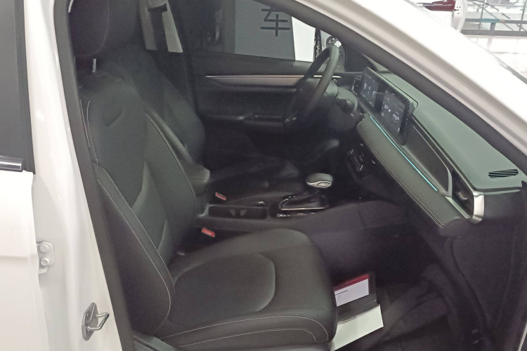 福特 福睿斯 2021款 1.5L 自动钻石版中控内饰41