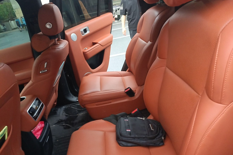 理想汽车 理想L8 2023款 Pro中控内饰7004