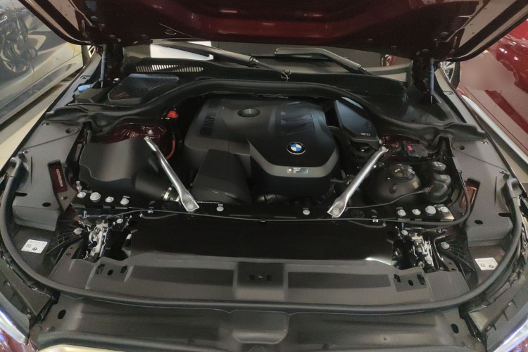 宝马5系 2024款 530Li 尊享型 M运动套装机舱底盘24