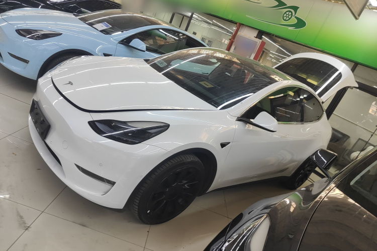 特斯拉 Model Y 2022款 改款 长续航全轮驱动版车身外观4