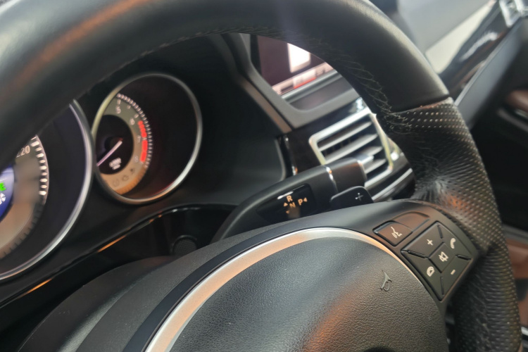 奔驰E级 2014款 改款 E 300 L 运动型局部细节18