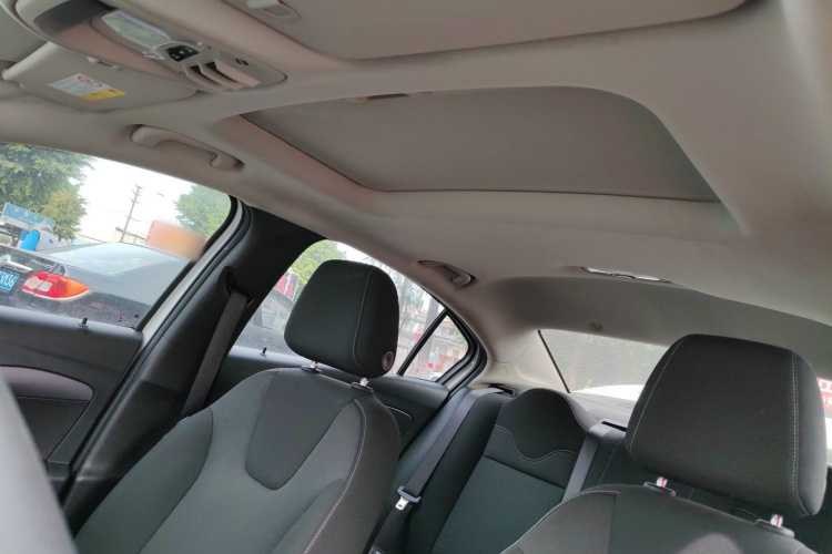 别克 凯越 2018款 15N CVT精英型局部细节22