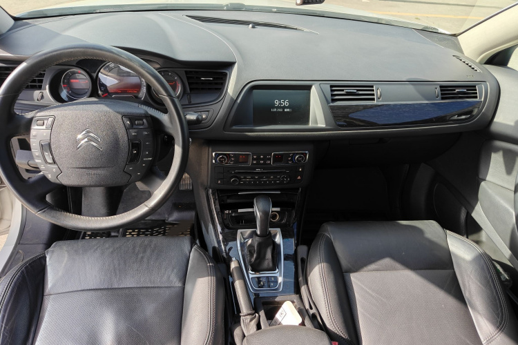 雪铁龙C5 2014款 2.0L 自动尊享型中控内饰7010