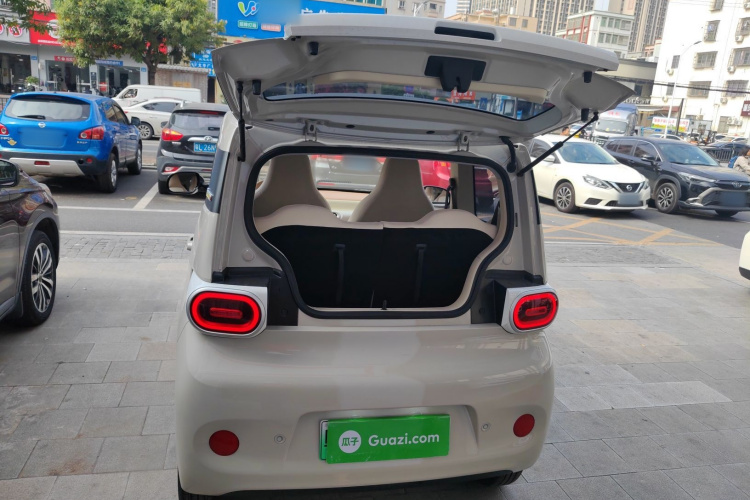 五菱汽车 宏光MINIEV 2024款 第三代 215km 青春版机舱底盘23