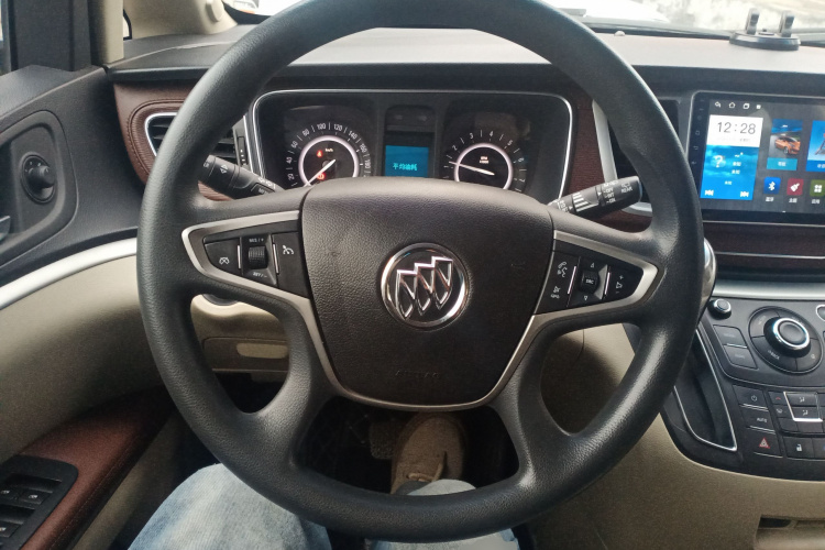 别克GL8 2018款 28T 舒适型 国VI中控内饰13