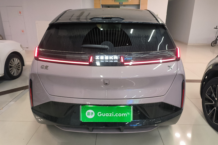 极氪X 2025款 四座后驱魔方版车身外观6004