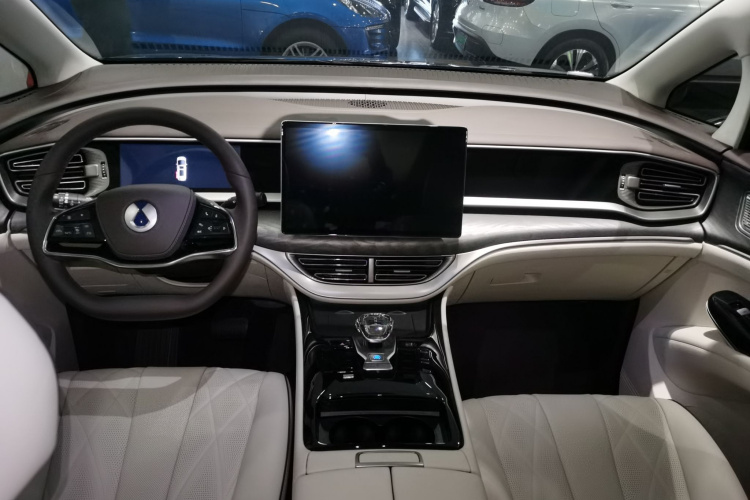 腾势D9 2024款 EV 620 尊享型中控内饰12