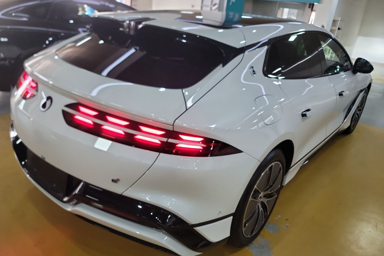 腾势Z9GT 2024款 1100四驱Max版车身外观7