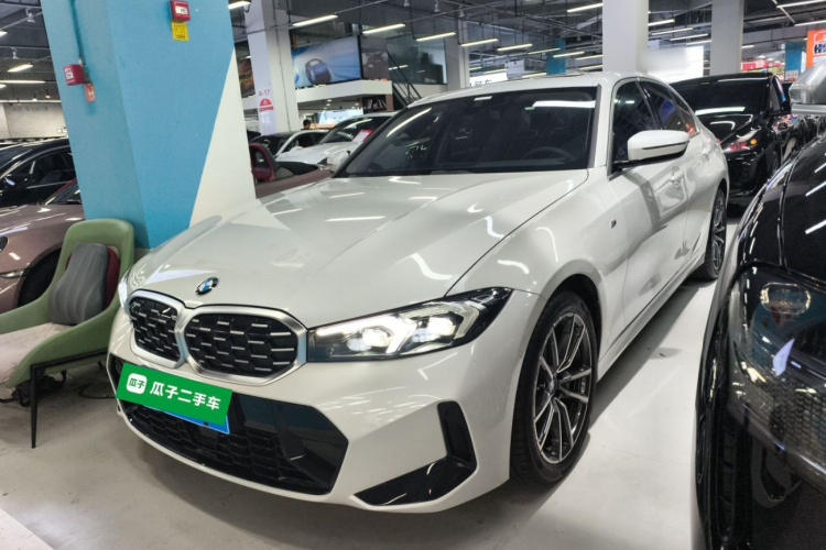 宝马3系 2025款 325i M运动套装车身外观1