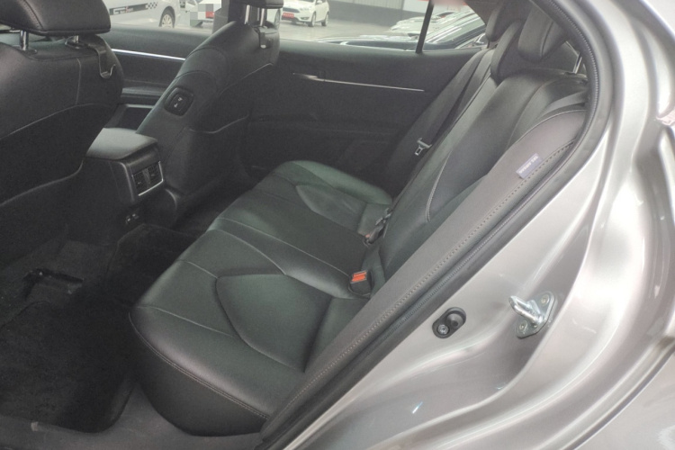 丰田 凯美瑞 2023款 2.0G 豪华版中控内饰7004