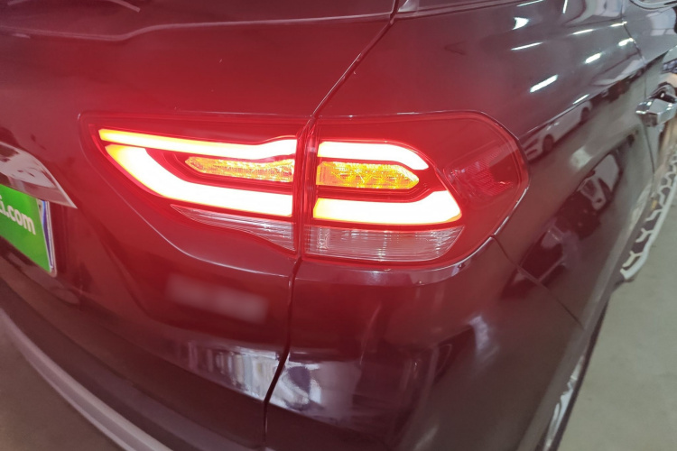 北京现代ix35 2019款 2.0L 自动两驱智勇·畅享版 国VI车身外观9