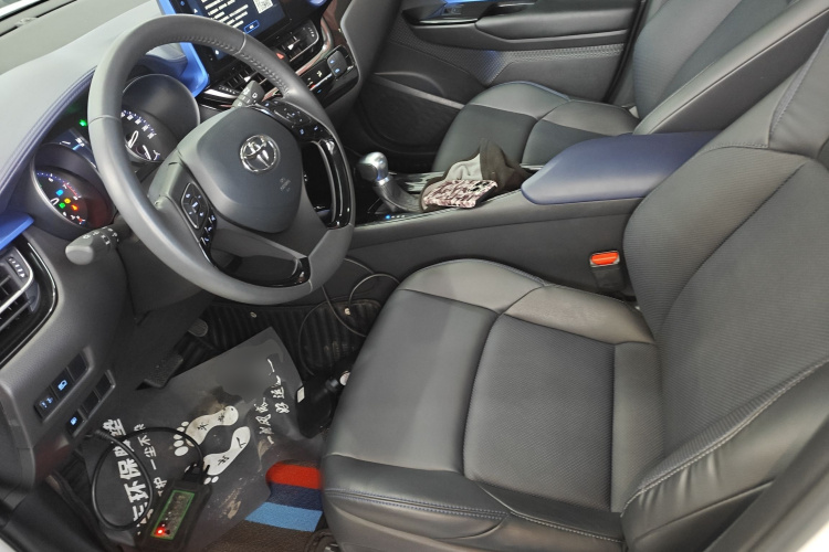 丰田C-HR 2021款 2.0L 豪华版中控内饰19