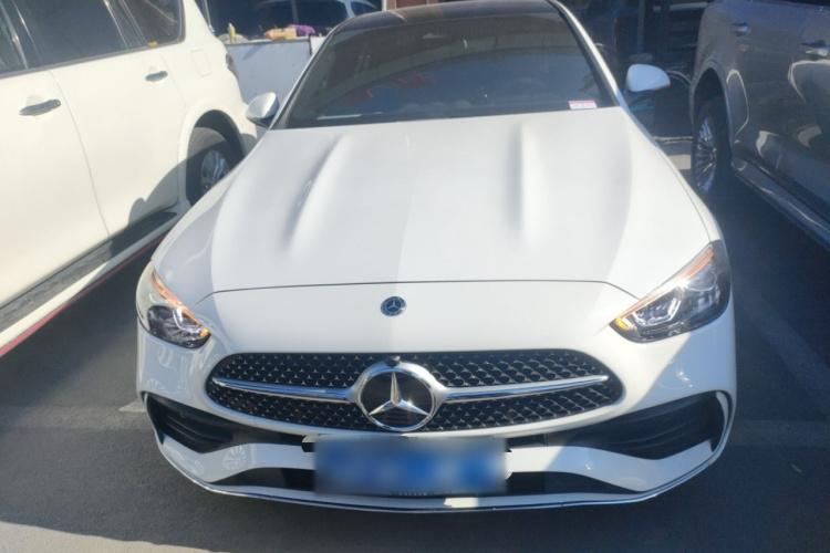 奔驰C级 2024款 改款 C 260 L 运动版车身外观2