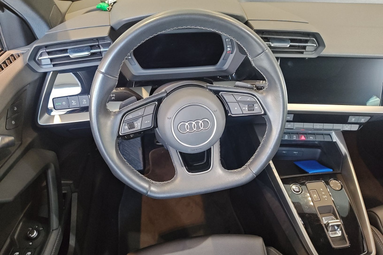 奥迪A3 2023款 Sportback 35 TFSI 时尚运动型中控内饰13