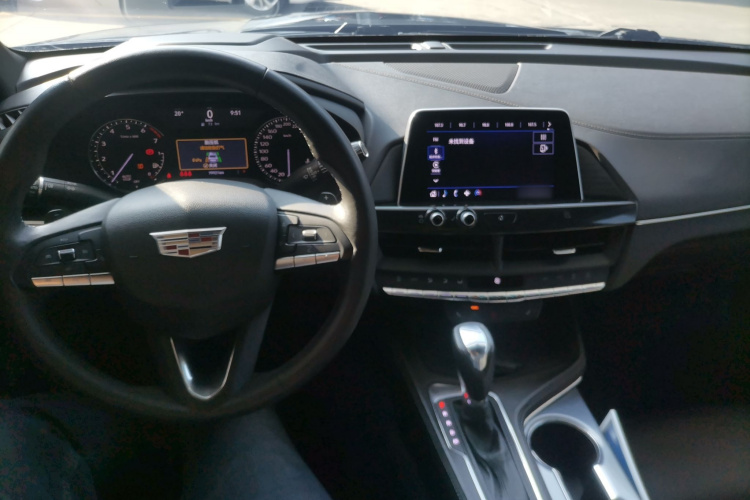 凯迪拉克CT4 2021款 28T 豪华型中控内饰7002