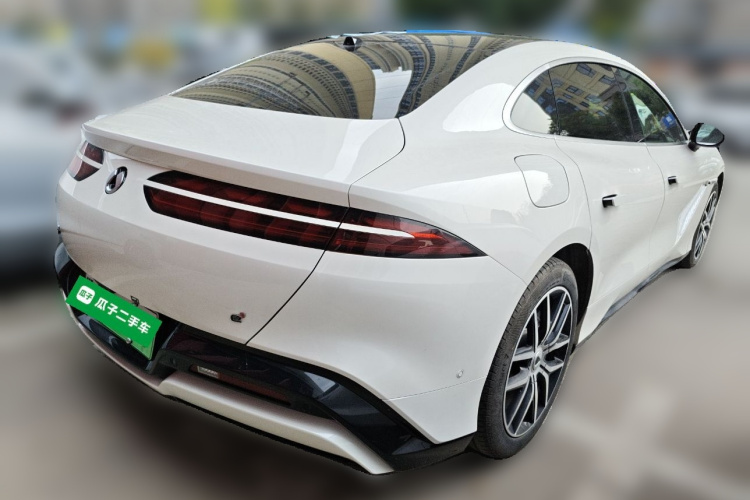 腾势Z9 2024款 1100km 四驱Max版车身外观7