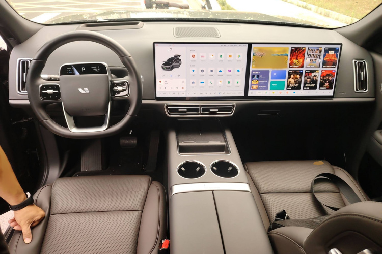 理想汽车 理想L9 2022款 Max中控内饰7002