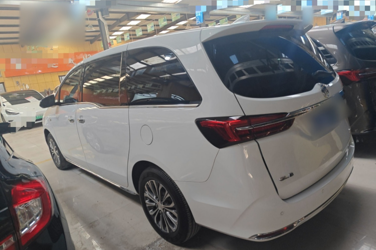 别克GL8 2023款 改款 陆上公务舱 豪华型车身外观6003