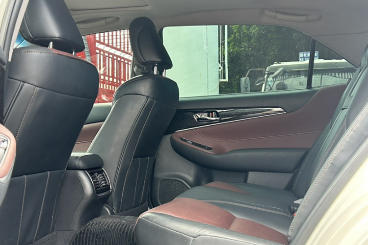 丰田 皇冠 2018款 2.0T 运动版中控内饰7005