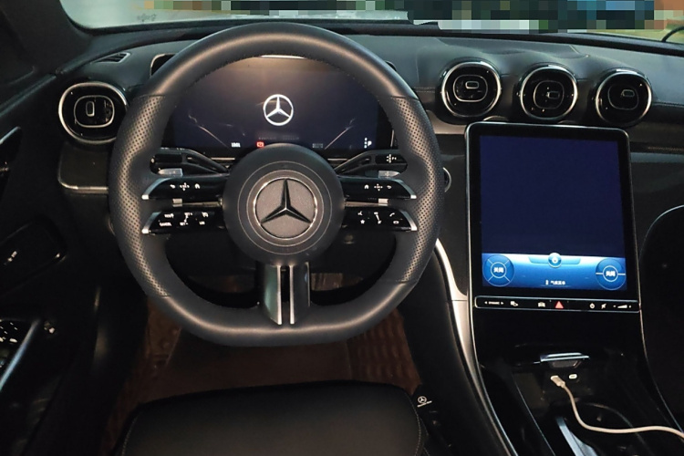 奔驰C级 2022款 改款 C 200 L 运动版局部细节13