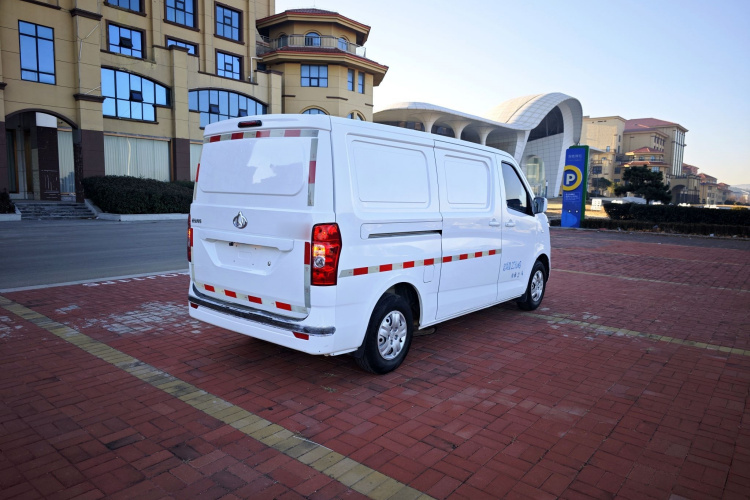 长安凯程 长安睿行EM60 2021款 纯电动厢式运输车60kW车身外观6006