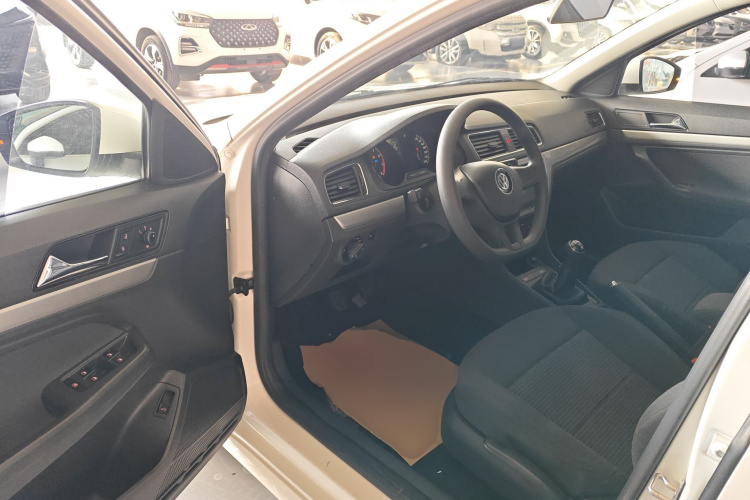 大众 朗逸 2017款 1.6L 手动风尚版中控内饰20